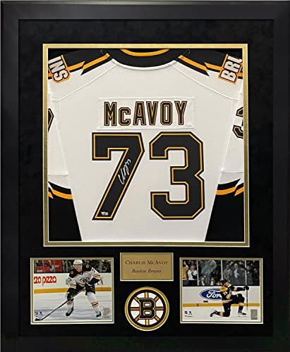 Charlie McAvoy Dres autografa 32 × 40 - Autografirani NHL dresovi